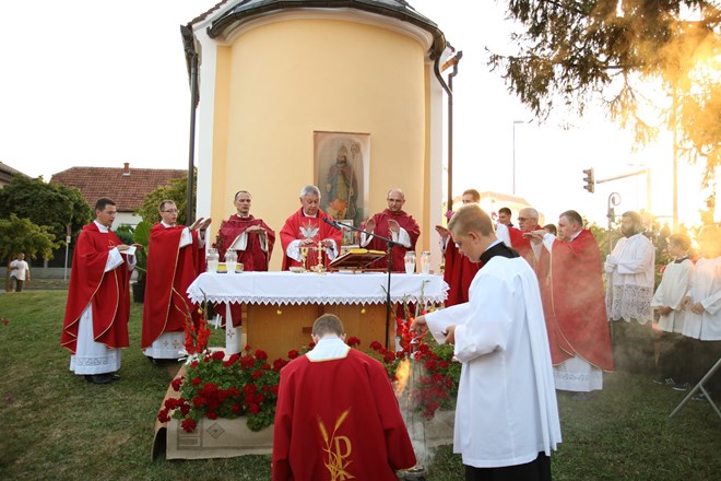 Blagoslov obnovljene kapele svetog Donata u Ivancu uz euharistijsko slavlje
